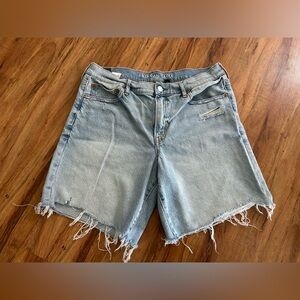 AE Strigid Perfect Bermuda Distressed Denim Shorts Womens Size 10